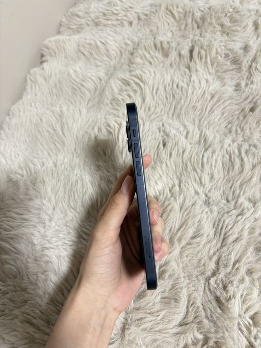 Продам iPhone 12, 64 GB