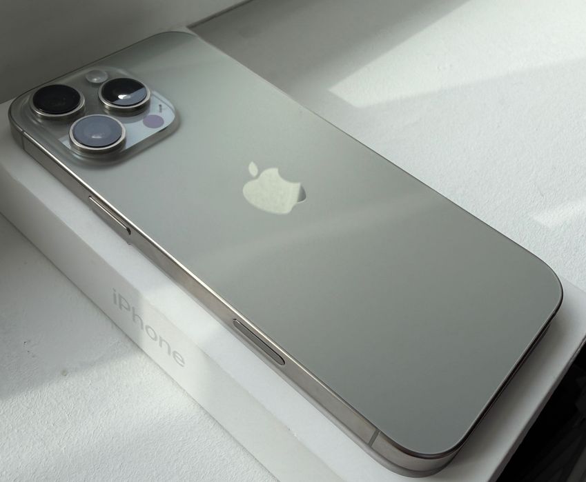 Vand iPhone 1 Pro Max, 256GB + Husa VELANTE Piele Capra