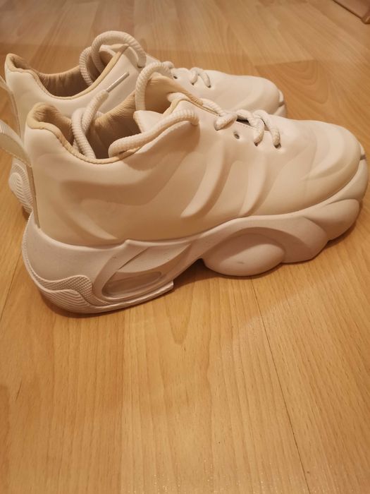 Бели маратонки 40 номер