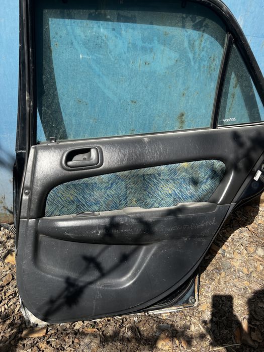 Продам дверь Toyota Sprinter Carib