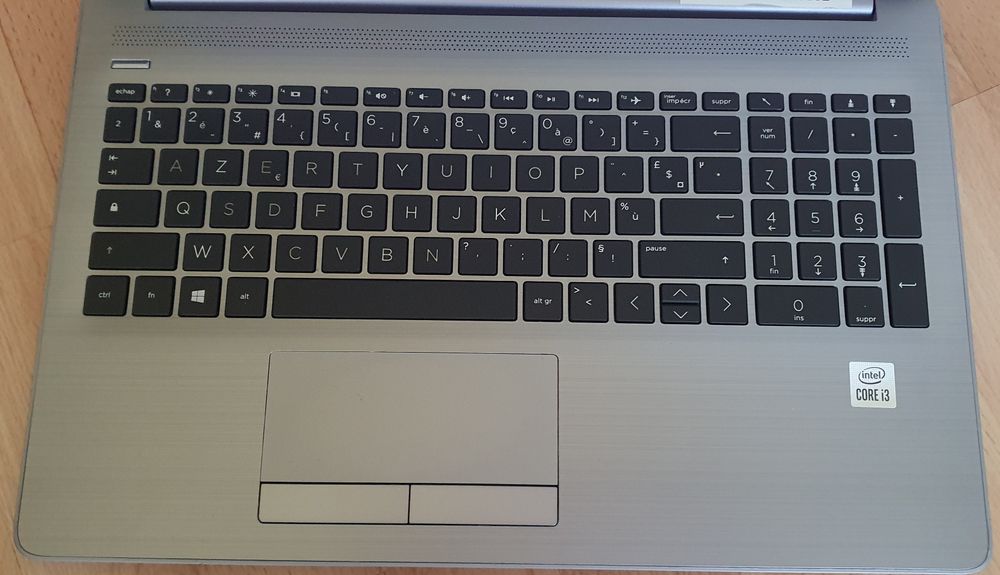 Laptop HP 250 G7 de 15,6" i3 1005G1 8gb ram 256gb ssd