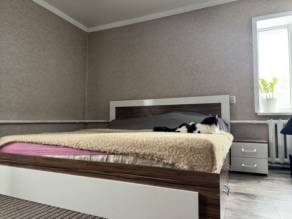 Продам спальный гарнитур в отличном состоянии