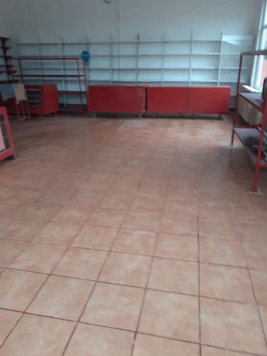 Închiriez spațiu comercial