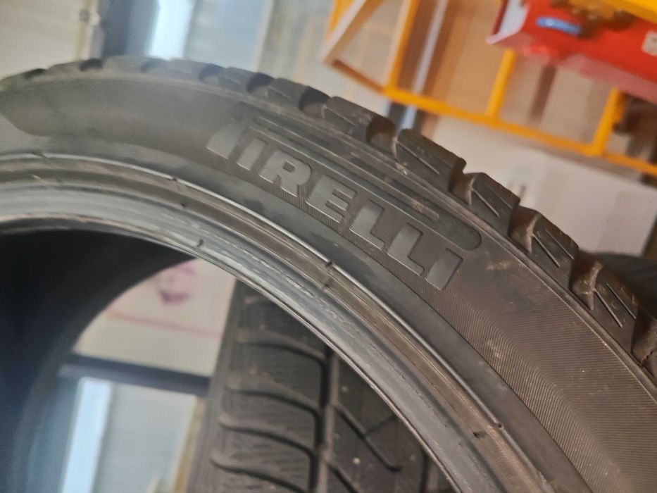 4бр. зимни гуми 235/40/19 Pirelli