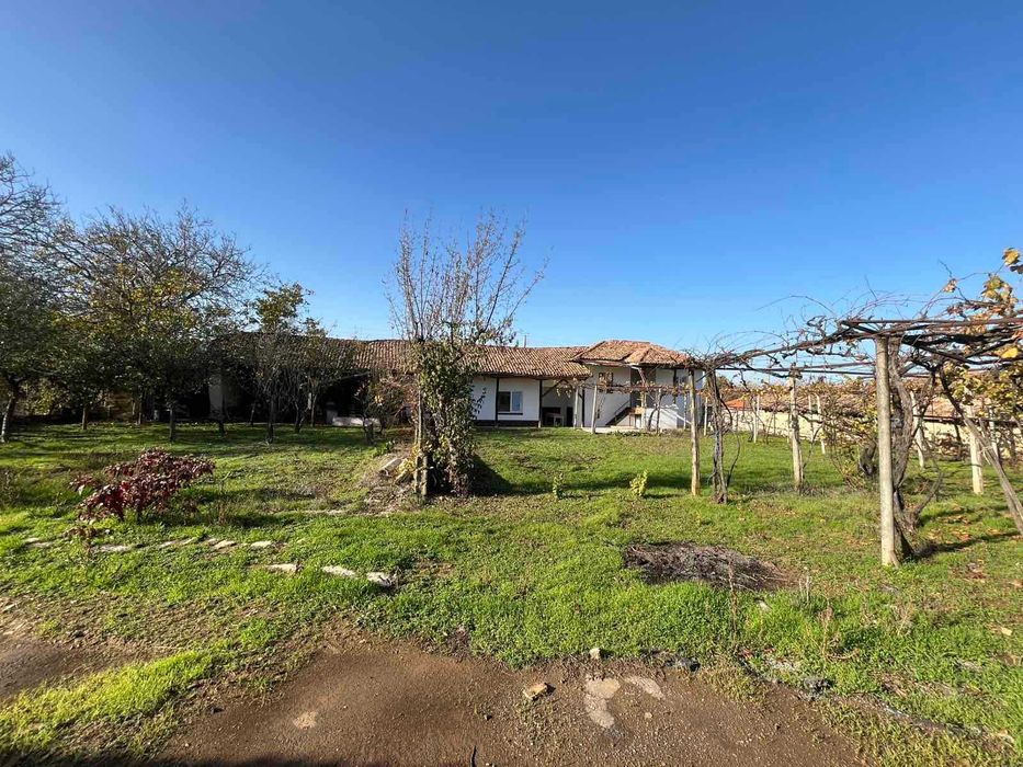 Продава се Къща в Шумен, Център - 120 кв.м за 349 €/кв.м - Снимка #1