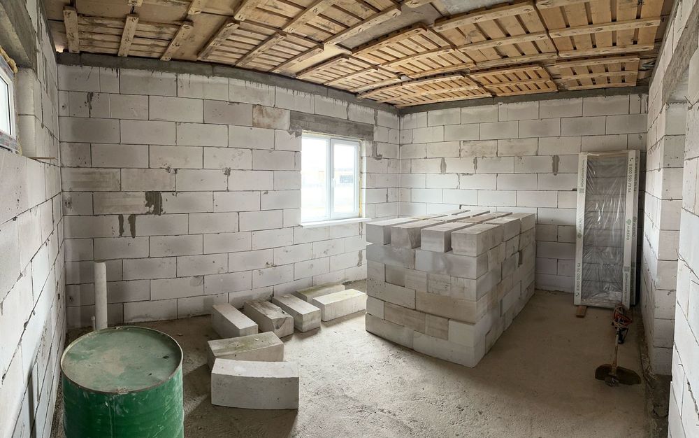 Участок с времянкой