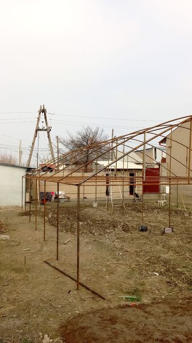 Issiqxona sotiladi narxini kelishamiz