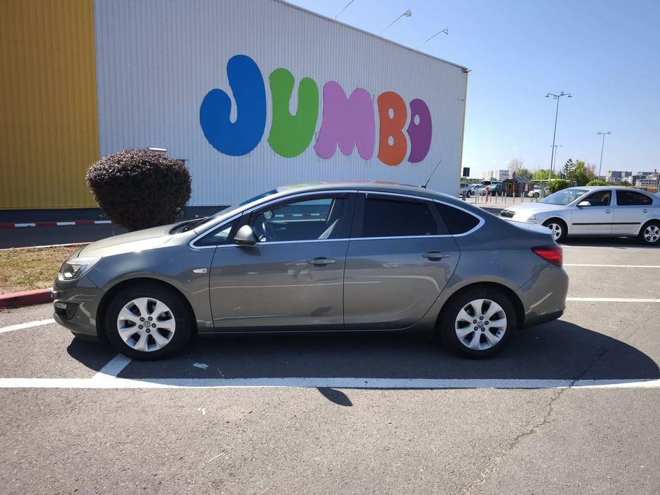 Opel Astra Opel Astra J 2019 1.4 140 CP Benzină + GPL 75.500 km