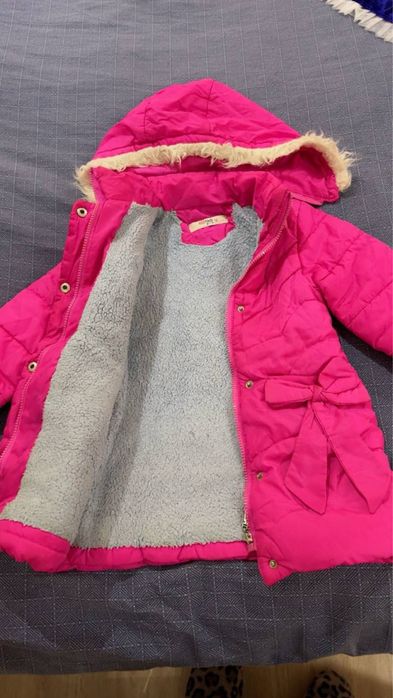 Kurtka Detiski qizchalar uchun