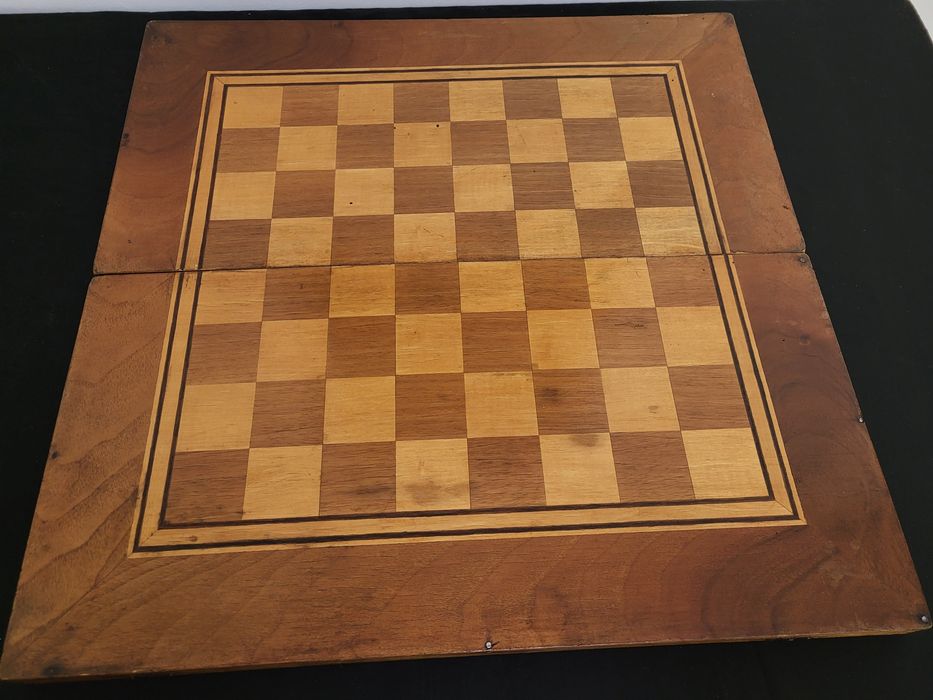 #4 Стар голям дървен шах