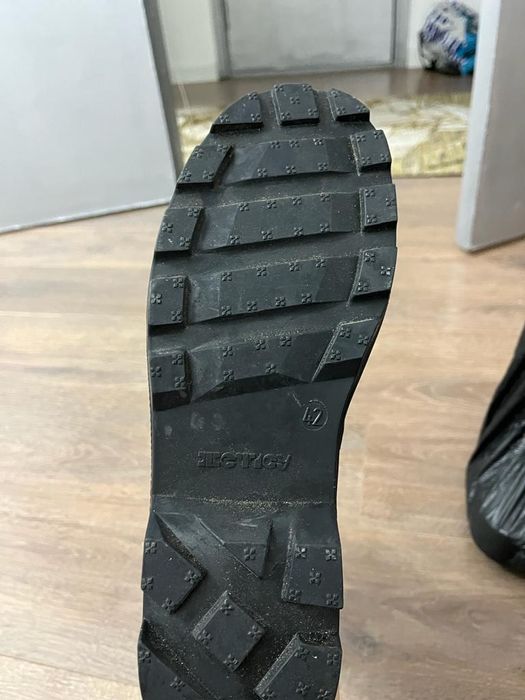 Продам военные берцы летние и сапожки