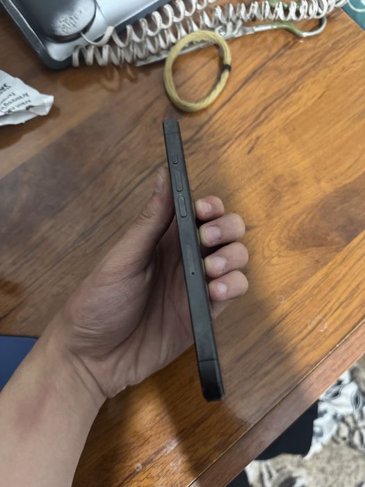 Iphone 15 black