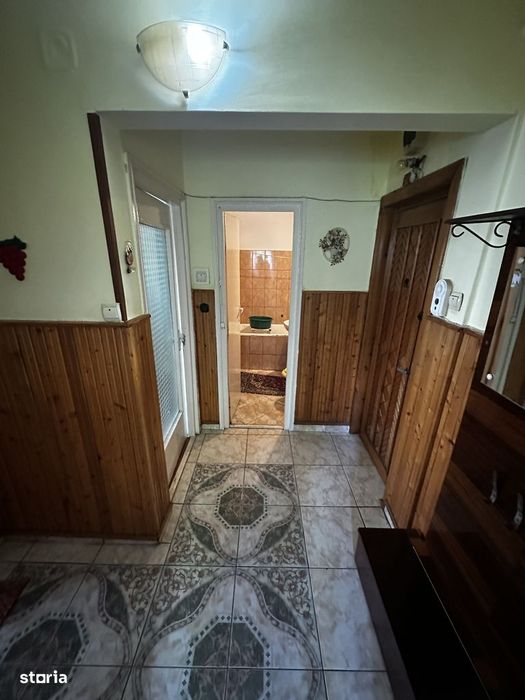 De vanzare apartament cu 2 camere decomandat,etajul 1,Dealul Florilor