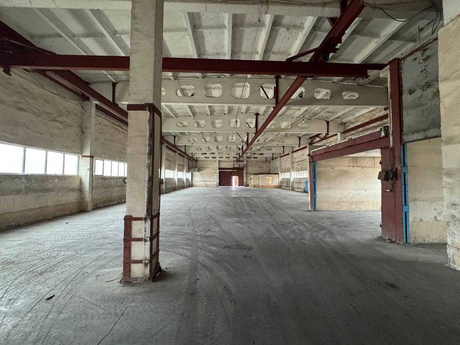 Бетемир р-н ул.Олтин Топган  рядом Пласт полимер склад 802 + 250 кв.м