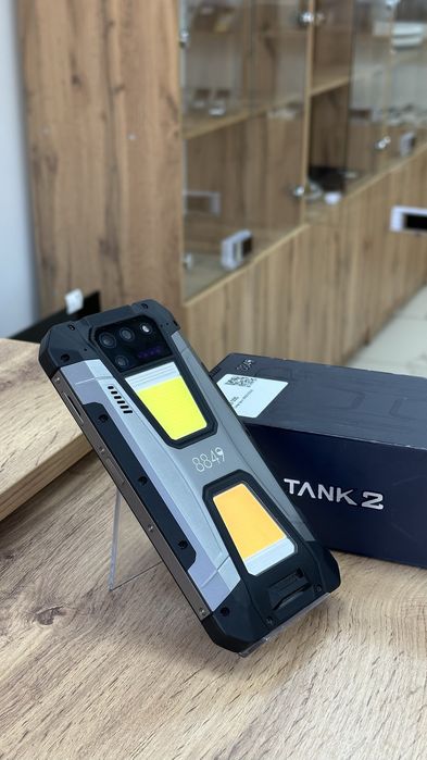 Tank 2 256/12 телефон с проектором