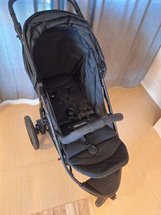 Бебешка лятна количка Hauck Rapid 3R Black