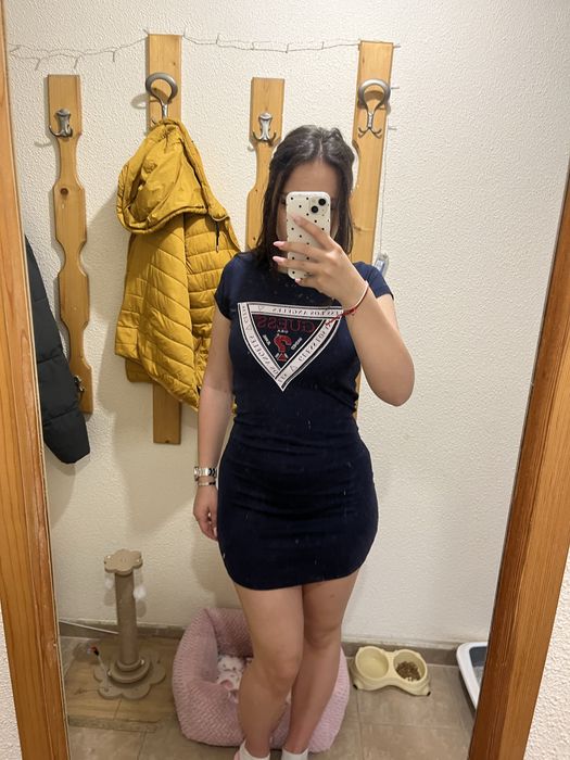 Нова GUESS рокля