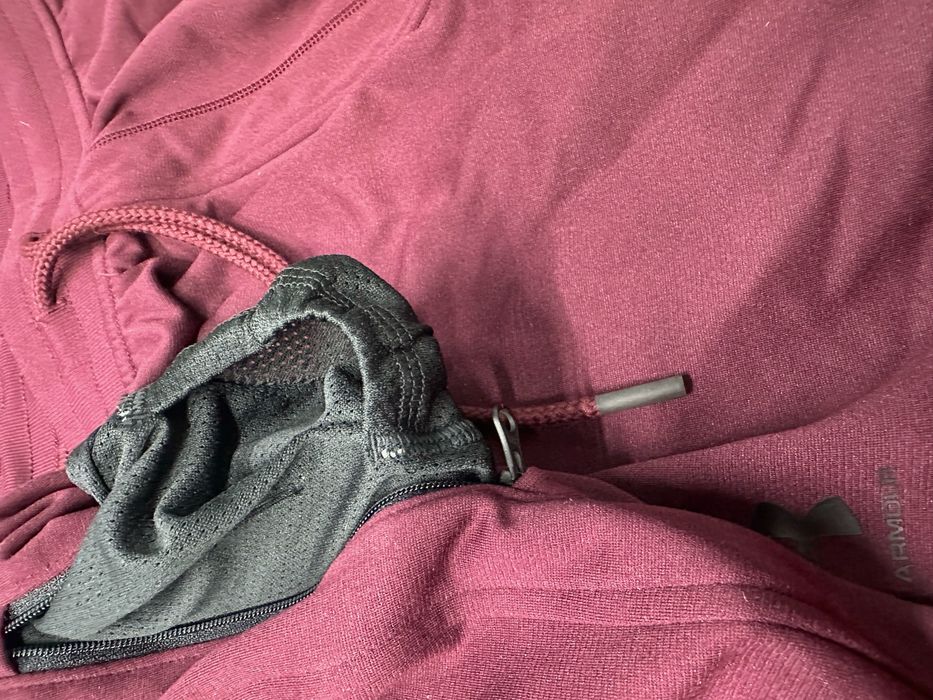 Under Armour спортно долнище ново бордо L размер