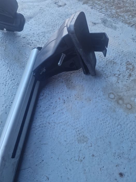 Vând Bari portbagaj pentru Audi A4 B8
