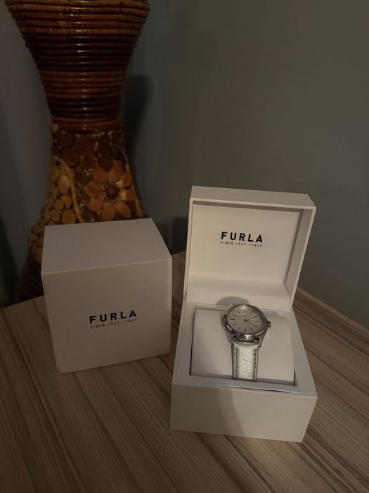 Furla часовник естествена кожа в сребисто