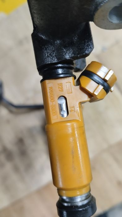 Форсунки Митсубиси 6г72 3.0 литра