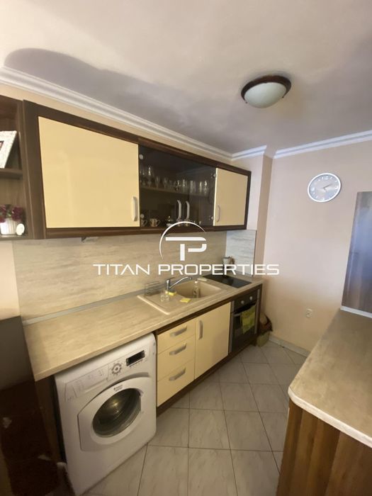 Продава се Тристаен апартамент в Бургас, Възраждане - 90 кв.м за 2556 €/кв.м - Снимка #2