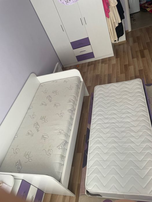 Двойно легло с два матрака
