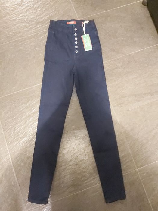 Продавам дрехи на едро