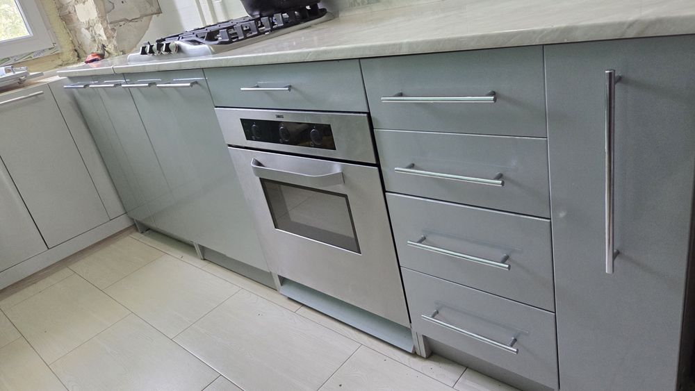 Продам кухонный гарнитур 35000