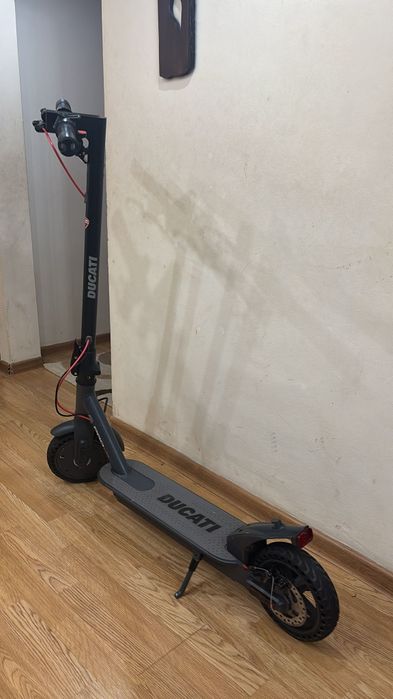 Vând trotinetă electrică în stare foarte bună, ideală pentru deplasări