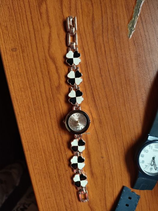 Продам наручные часы