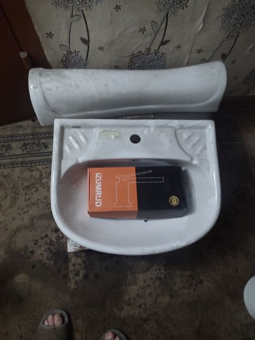 Умывальник на стойке