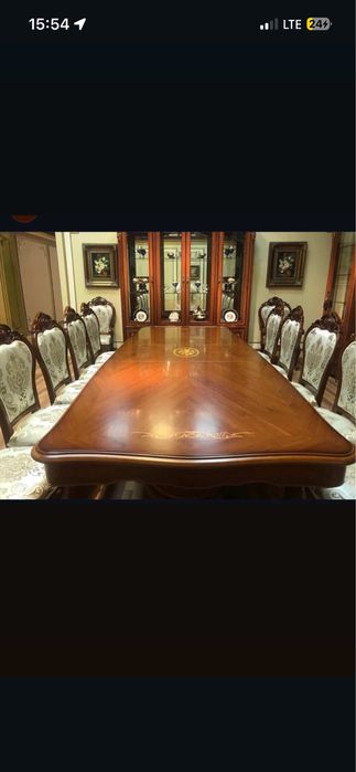 Мебель гостиная (Китай) 10 стульев 2 кресло, большой комод с зеркалом