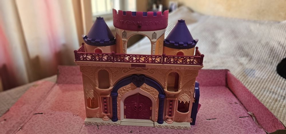 Продаётся большой кукольный дом-замок