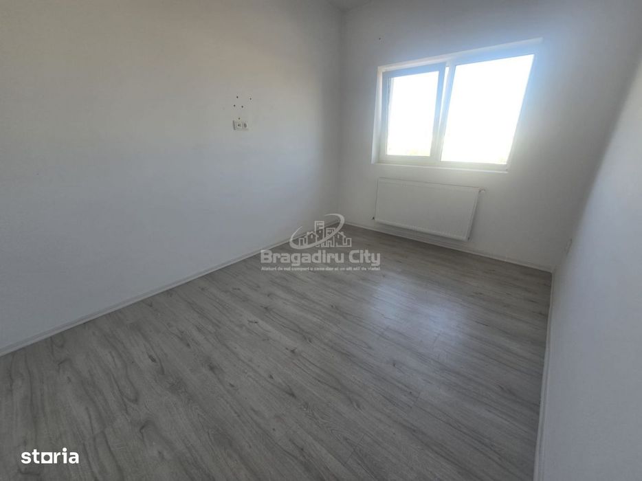 Apartament 2cam et 3/3 cu pod si parcare cadastrata