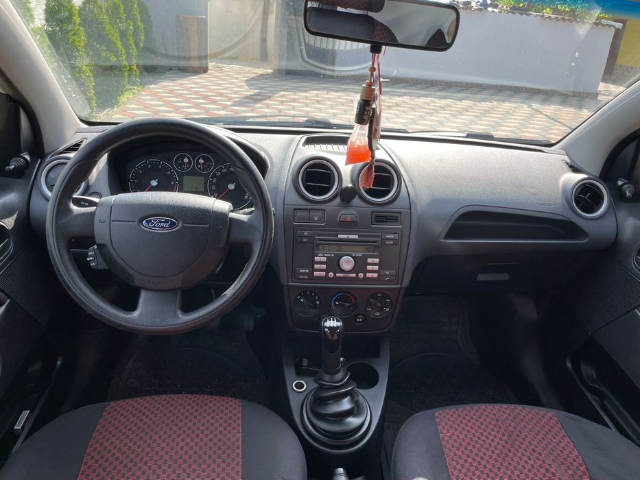 Ford Fiesta 2006 | 1.3 Benzină | 112.000 km