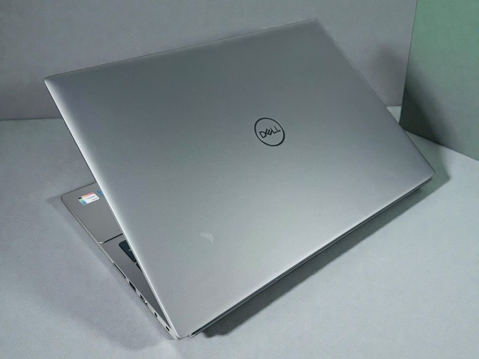 Dell Vostro 5630 16 Gray WUXGA i7-1360P 16GB 512SSD Перфектен! Гаранция!