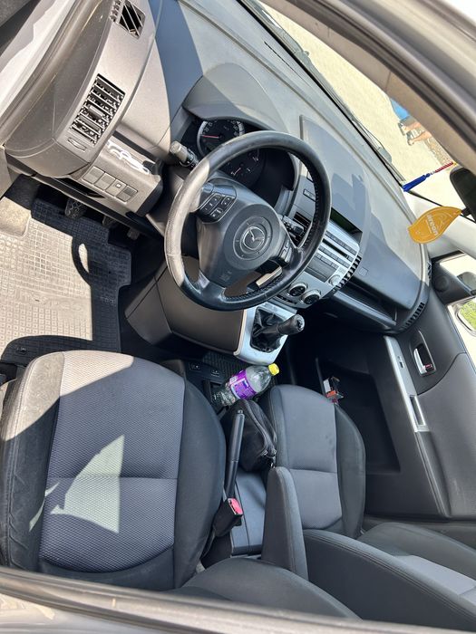 Vând mazda 5 din 2006 de 7 locuri