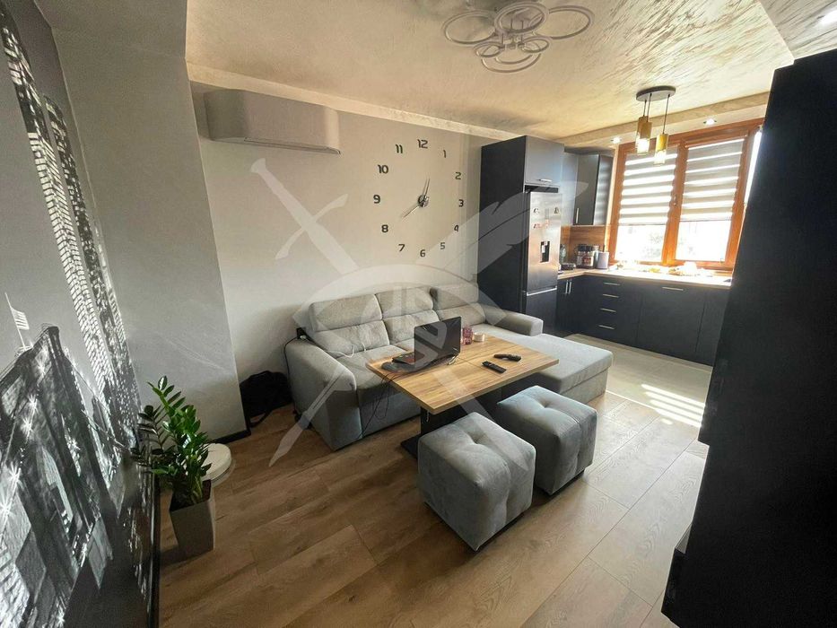 Продава се Тристаен апартамент в Айтос - 66 кв.м за 1570 €/кв.м - Снимка #1