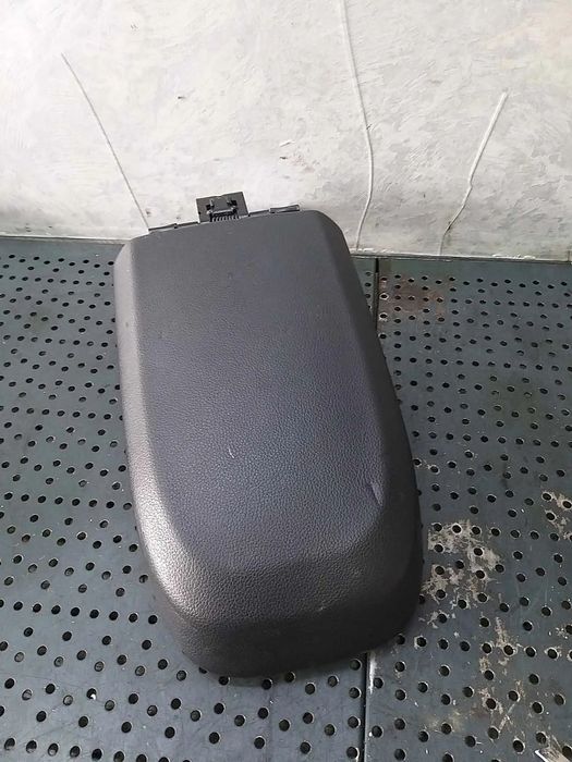 Capac cotiera ford kuga 1