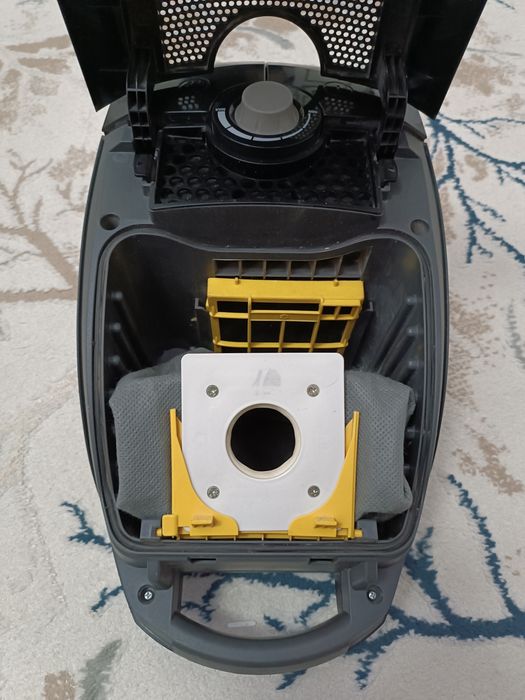 Пылесос Samsung в идеальном состоянии