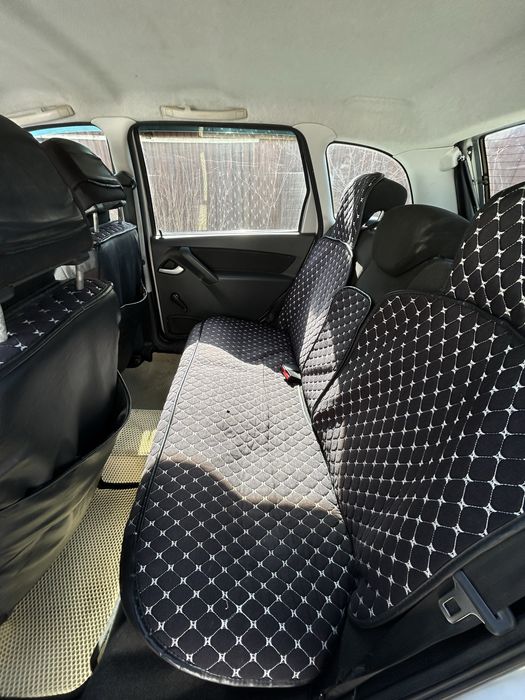 Ваз (Lada] Kalina 2013 год