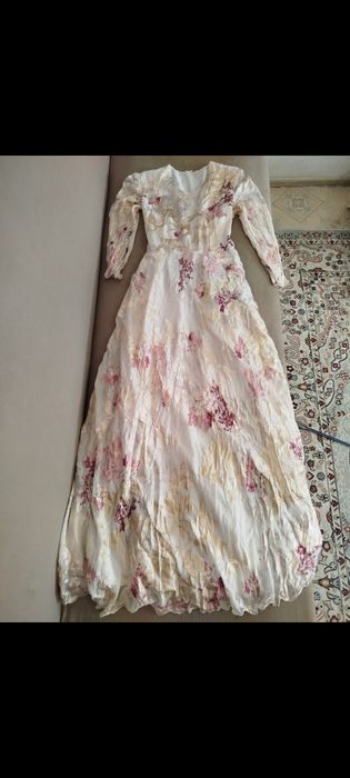 Продам платья в отличном состояние