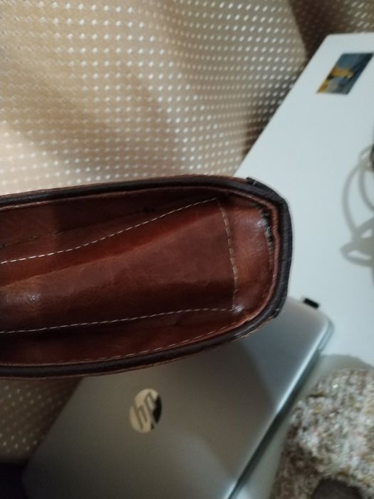 Кожени сандали Primarс с кроко ефект, чанта Gucci