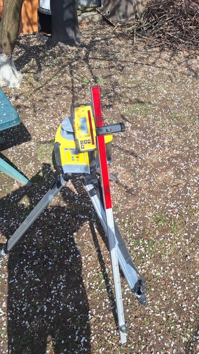 Laser coplect picior riglă telecomanda  funcționează perfect