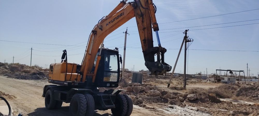 Hyundai 1400 Ekskavator sotiladi