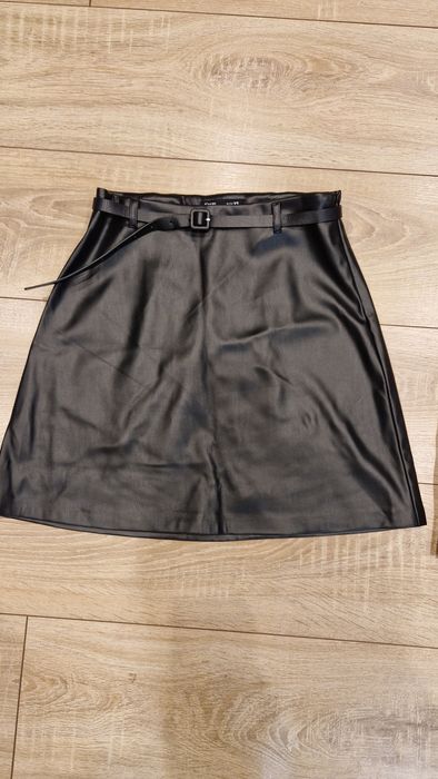 Две нови поли за 15 евро общо