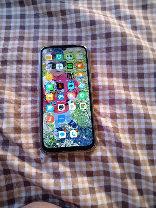 vînd telefon Redmi 15, c ca nou folosit foarte puțin