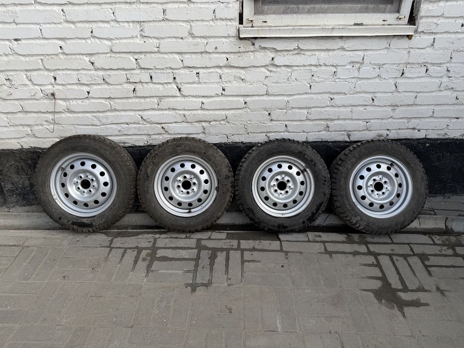 Продам штампы р14 с зимней резиной на ваз 4.98