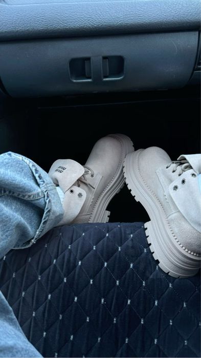 Продам Ботинки miumiu
